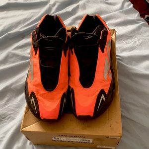 Yeezy 700 mnvn orange